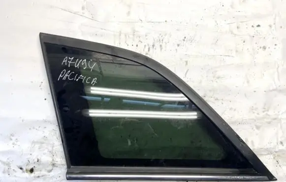 Chrysler Pacifica Rear side window