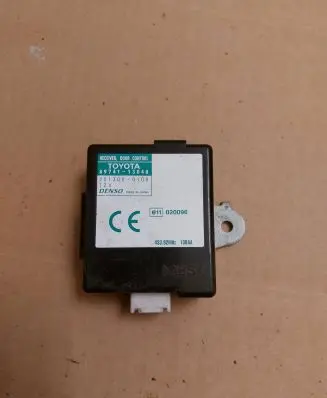 Toyota Avensis T250 Door central lock control unit/module 8974113040 2513000100