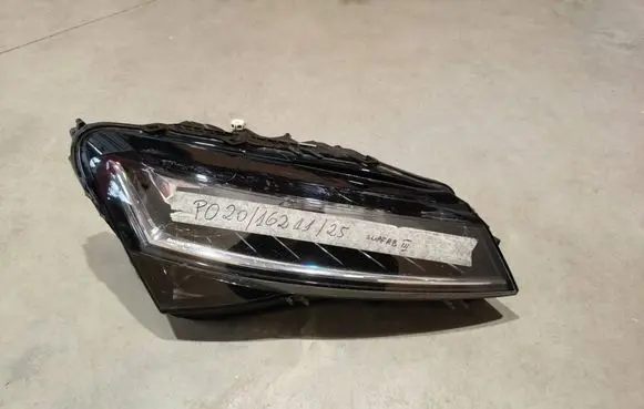 Skoda Superb B8 (3V) Headlight/headlamp 3V1941016D