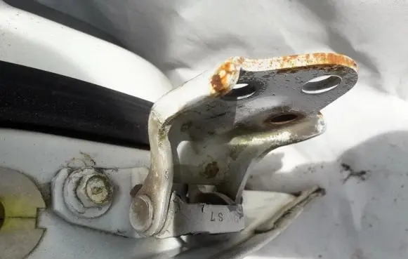 Mitsubishi Lancer Front door upper hinge