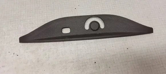 Volkswagen Touareg I Other trunk/boot trim element 7L6867927