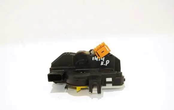 Opel Insignia A Front door lock