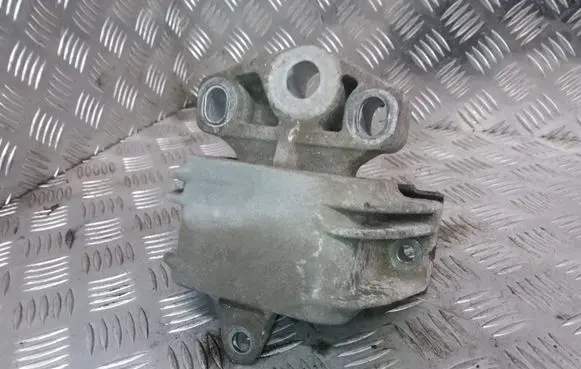 Ford Galaxy Engine mount bracket 7M3199555