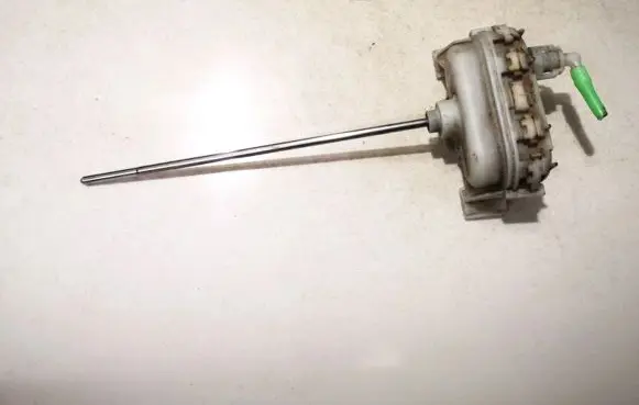 Audi A4 S4 B5 8D Central locking vacuum pump 8d0862153