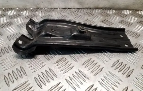 Volkswagen Tiguan Radiator mount bracket 5NA805567