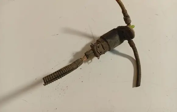 Nissan Primera Windscreen/windshield washer pump 