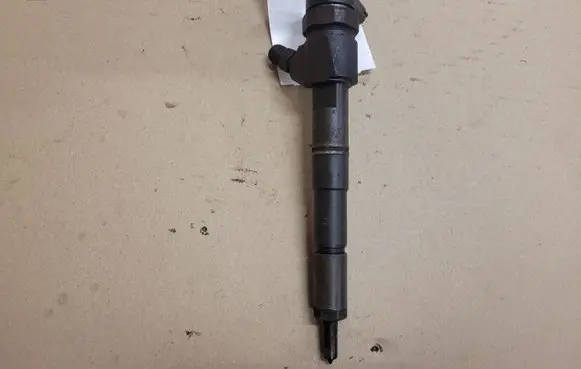Opel Zafira B Fuel injector 0445110243