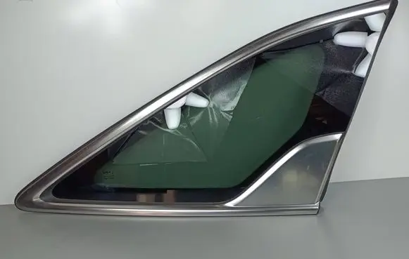 KIA Sorento IV Rear side window