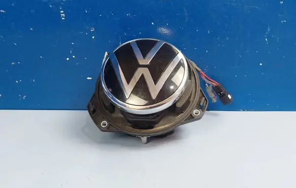 Volkswagen PASSAT B8 Tailgate handle with camera 3G0827469HE 01073483003
