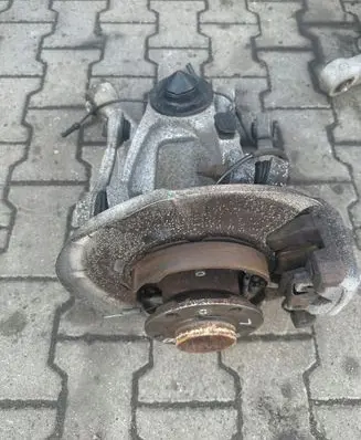 BMW X6 E71 Stub axle 