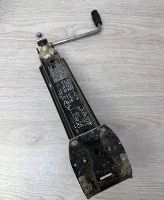 Mercedes-Benz E W211 Lift Jack A2115830215