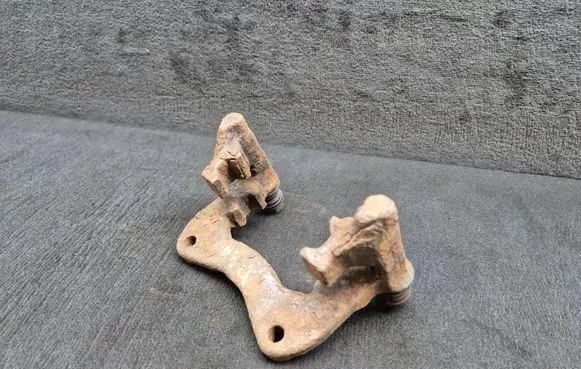 Audi A4 S4 B5 8D Brake caliper pad carrier rear 443615425B