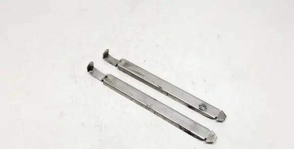 Volvo V50 Headlight/headlamp mounting bracket