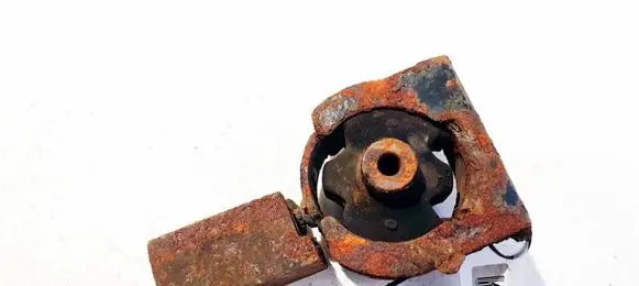 Toyota Corolla E120 E130 Engine mount bracket 