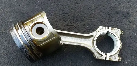 BMW 5 E60 E61 Piston with connecting rod