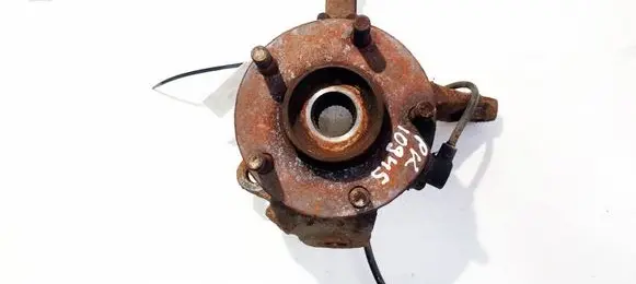 Nissan Almera Tino Front wheel hub 