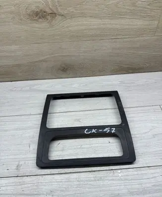 Volkswagen Caddy Radio/GPS head unit trim 2K5858061A