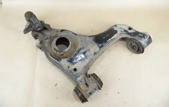 Mercedes-Benz E AMG W210 Front lower control arm/wishbone L021214081