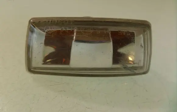 Opel Zafira B Front fender indicator light 13252455 13252456