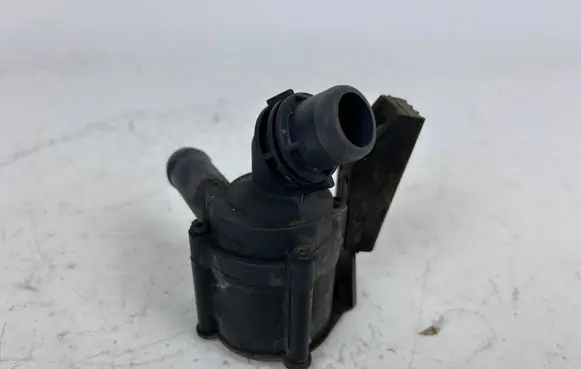 BMW X6 M Electric auxiliary coolant/water pump 9230233 17669711