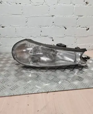 Ford Mondeo MK II Headlight/headlamp