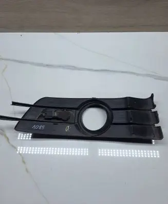 Citroen C5 Front fog light trim/grill 1858655016 9650281377