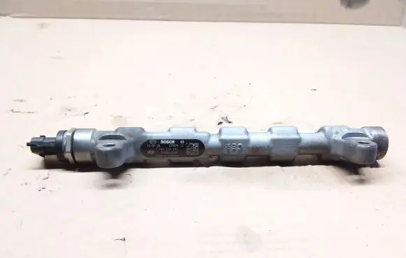 KIA Ceed Fuel pressure regulator 0281002863 0445214181