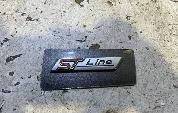 Ford Kuga III Fender model badge letters 