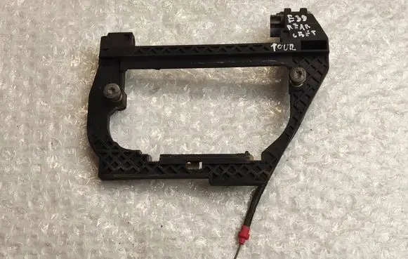BMW 5 E39 Rear door exterior handle/bracket 6TGF60