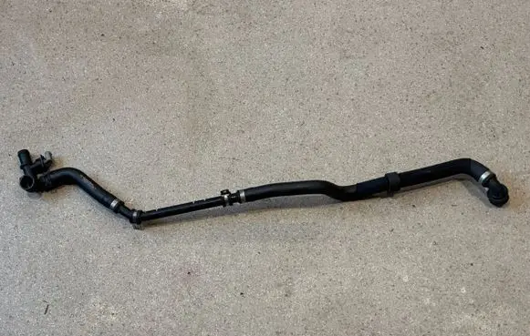 Mercedes-Benz E W213 Engine coolant pipe/hose A2135015501