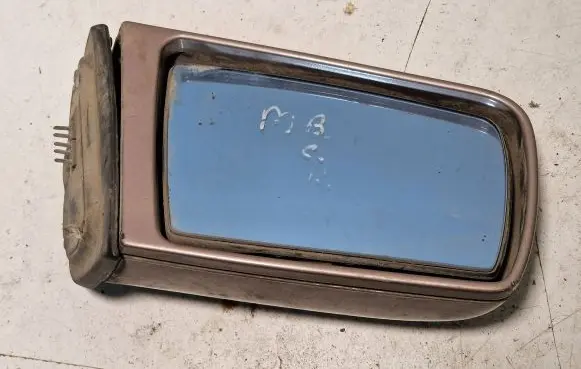 Mercedes-Benz 190 W201 Front door electric wing mirror