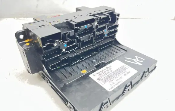 Mercedes-Benz C W203 Fuse module 2035453001 5DK00848552