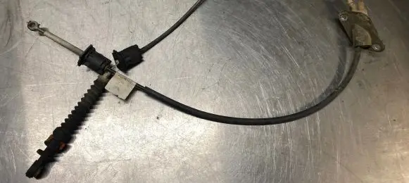 Volvo S80 Gear shift cable linkage 8675068