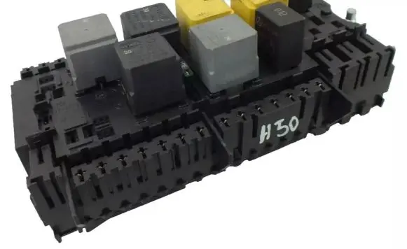 Mercedes-Benz GLE (W166 - C292) Fuse module A1669068201