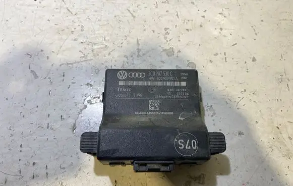 Volkswagen PASSAT B6 Gateway control module 3C0907530C