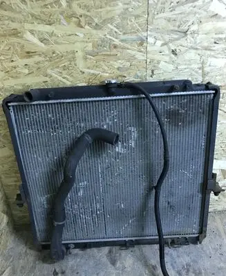 Nissan Navara D40 Coolant radiator