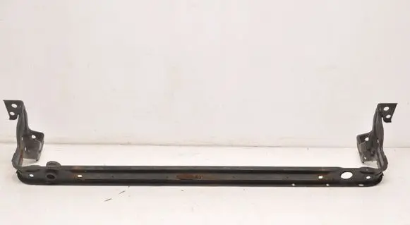 Volvo V40 Bottom radiator support slam panel 
