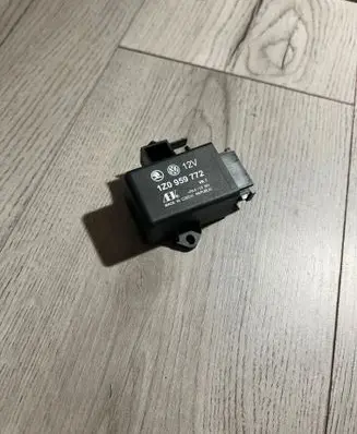Mercedes-Benz CLK A208 C208 Seat heating relay 1Z0959772