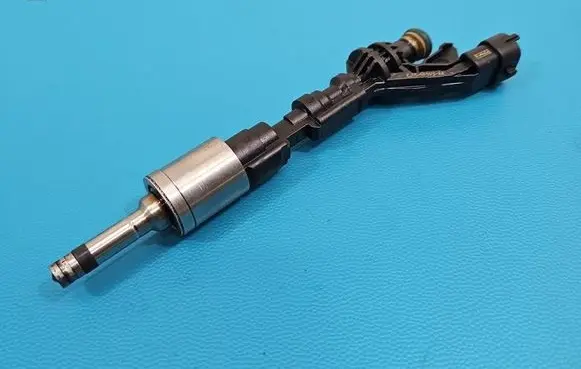 Volvo V40 Fuel injector 0261500155 IMPRK1608073