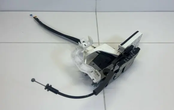 Hyundai Tucson TL Rear door lock 81320D7500