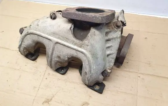 Chrysler Voyager Exhaust manifold 04781170AB