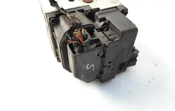 Volkswagen PASSAT B5 ABS Pump 8E0614111HL
