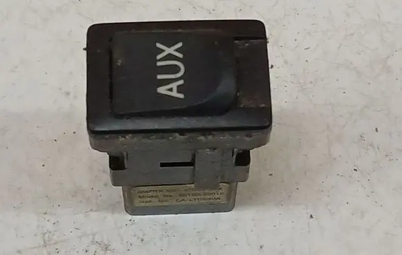 Toyota Yaris USB socket connector 8619052010
