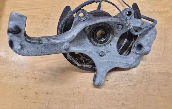 Dodge Nitro Front wheel hub 52125010AD 52109776AE