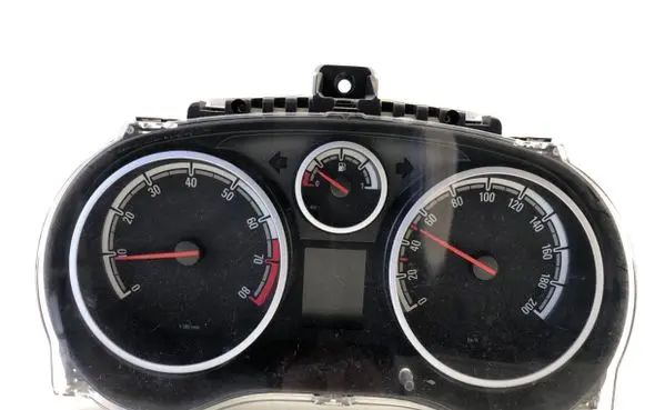 Opel Corsa D Speedometer (instrument cluster) 13312045