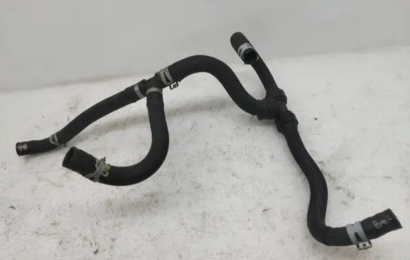 Coolant pipe/hose