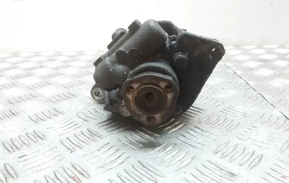 Volkswagen Sharan Power steering pump 7M0145157