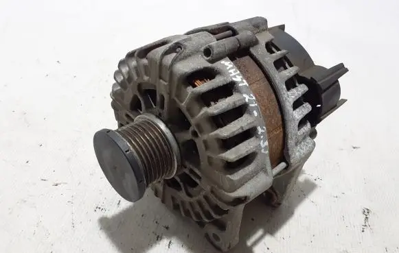 Renault Master III Generator/alternator 231007619R
