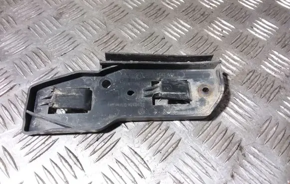 Volkswagen PASSAT B5.5 Front bumper mounting bracket 3B0807183E