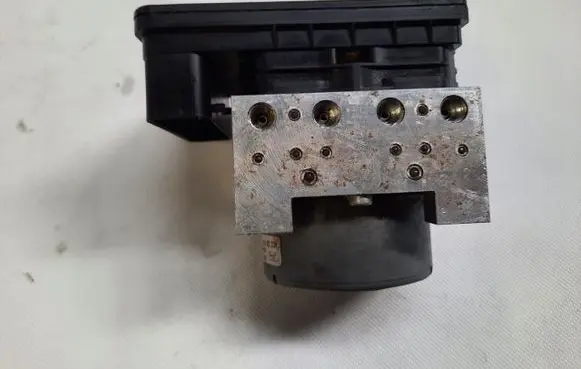 Ford Mondeo MK V ABS Pump
